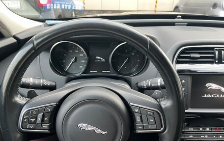 Jaguar XE I рестайлинг, 2016 год, 2 220 000 рублей, 6 фотография