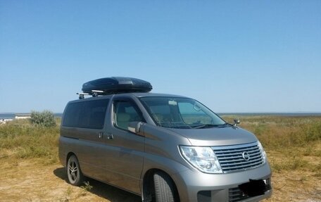 Nissan Elgrand III, 2005 год, 1 300 000 рублей, 1 фотография