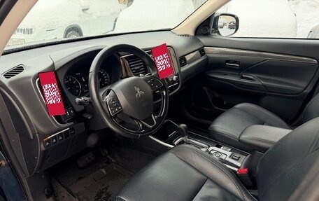 Mitsubishi Outlander III рестайлинг 3, 2021 год, 3 699 000 рублей, 5 фотография