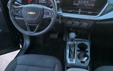 Chevrolet Trax, 2023 год, 1 780 000 рублей, 7 фотография