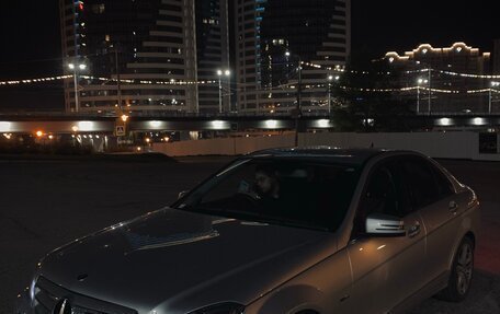 Mercedes-Benz C-Класс, 2011 год, 2 000 000 рублей, 2 фотография