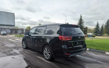 KIA Carnival, 2020 год, 3 800 000 рублей, 5 фотография