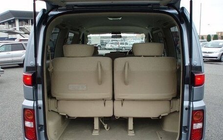 Nissan Elgrand III, 2005 год, 1 300 000 рублей, 8 фотография