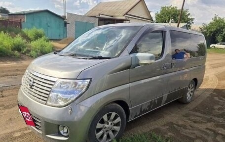 Nissan Elgrand III, 2005 год, 1 300 000 рублей, 10 фотография