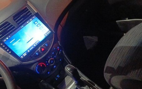 Hyundai Solaris II рестайлинг, 2015 год, 950 000 рублей, 5 фотография