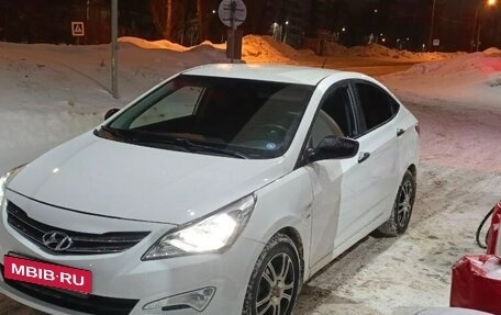 Hyundai Solaris II рестайлинг, 2015 год, 950 000 рублей, 3 фотография