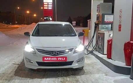 Hyundai Solaris II рестайлинг, 2015 год, 950 000 рублей, 2 фотография