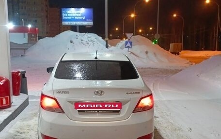 Hyundai Solaris II рестайлинг, 2015 год, 950 000 рублей, 4 фотография