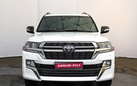 Toyota Land Cruiser 200, 2020 год, 9 000 000 рублей, 3 фотография