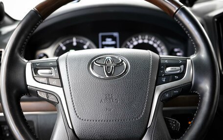 Toyota Land Cruiser 200, 2020 год, 9 000 000 рублей, 15 фотография