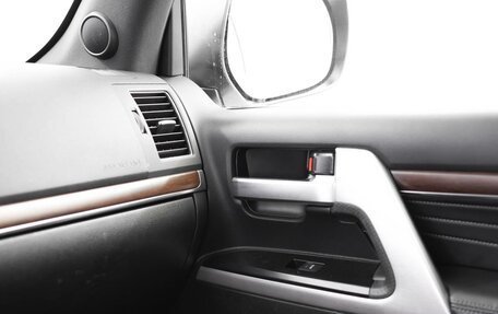 Toyota Land Cruiser 200, 2020 год, 9 000 000 рублей, 22 фотография