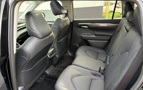 Toyota Highlander, 2025 год, 5 465 000 рублей, 30 фотография