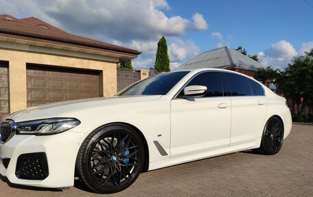 BMW 5 серия, 2021 год, 5 500 000 рублей, 21 фотография