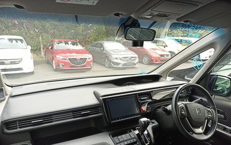 Honda Stepwgn IV, 2017 год, 1 850 000 рублей, 11 фотография