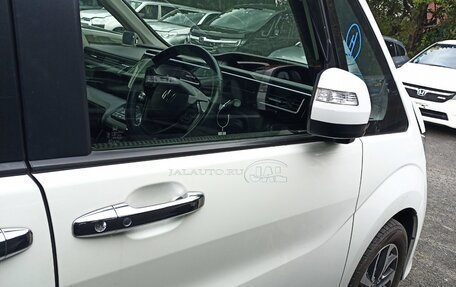 Honda Stepwgn IV, 2017 год, 1 850 000 рублей, 7 фотография