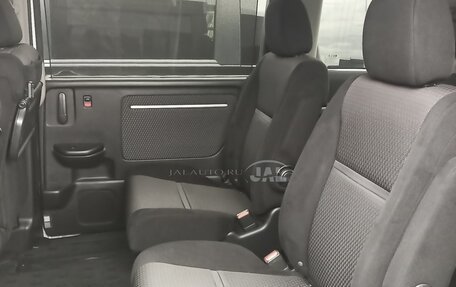 Honda Stepwgn IV, 2017 год, 1 850 000 рублей, 13 фотография