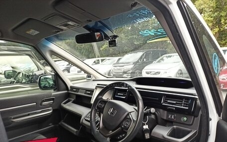 Honda Stepwgn IV, 2017 год, 1 850 000 рублей, 2 фотография