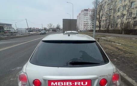 Toyota Altezza, 2002 год, 570 000 рублей, 2 фотография