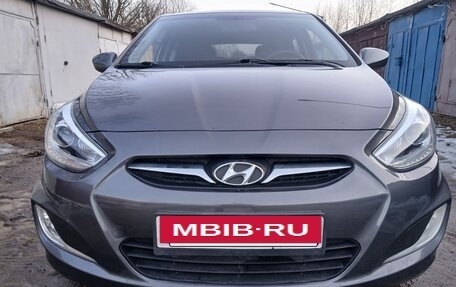 Hyundai Solaris II рестайлинг, 2014 год, 745 000 рублей, 3 фотография