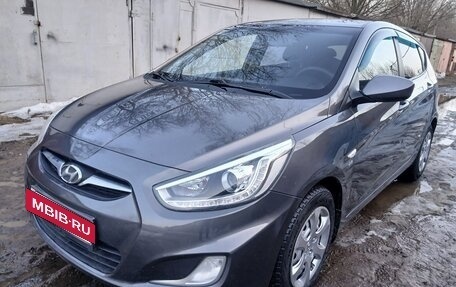 Hyundai Solaris II рестайлинг, 2014 год, 745 000 рублей, 2 фотография