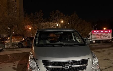 Hyundai Grand Starex Grand Starex I рестайлинг 2, 2014 год, 2 500 000 рублей, 1 фотография