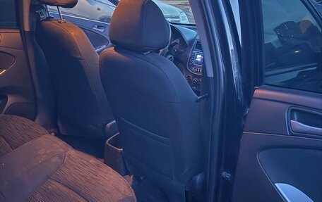 Hyundai Solaris II рестайлинг, 2015 год, 395 000 рублей, 10 фотография