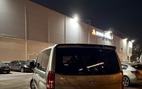 Hyundai Grand Starex Grand Starex I рестайлинг 2, 2014 год, 2 500 000 рублей, 4 фотография