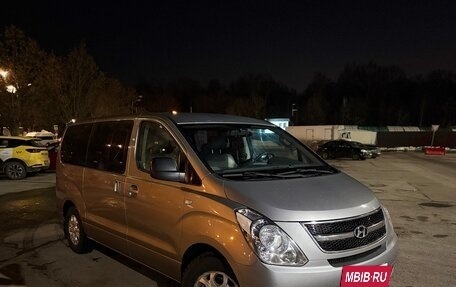 Hyundai Grand Starex Grand Starex I рестайлинг 2, 2014 год, 2 500 000 рублей, 2 фотография