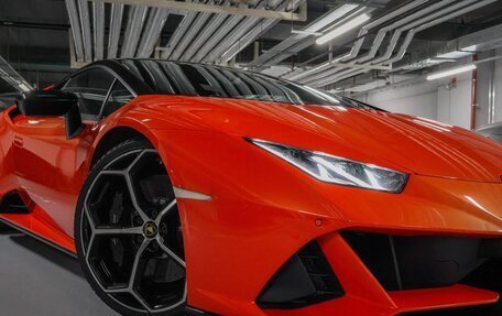 Lamborghini Huracán, 2019 год, 21 000 000 рублей, 3 фотография