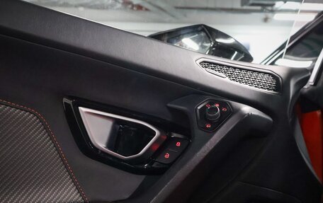 Lamborghini Huracán, 2019 год, 21 000 000 рублей, 13 фотография