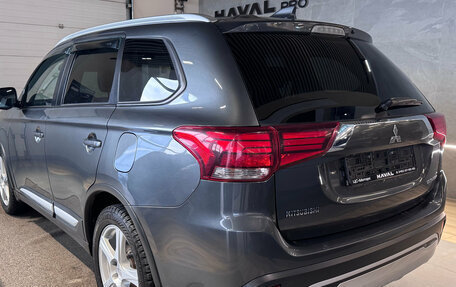 Mitsubishi Outlander III рестайлинг 3, 2018 год, 1 799 000 рублей, 7 фотография