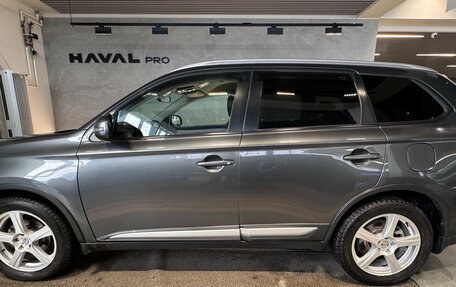 Mitsubishi Outlander III рестайлинг 3, 2018 год, 1 799 000 рублей, 8 фотография