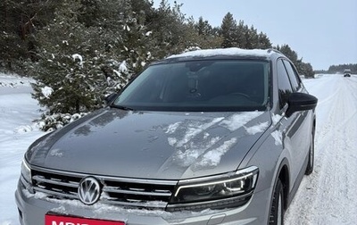 Volkswagen Tiguan II, 2020 год, 2 800 000 рублей, 1 фотография