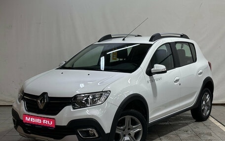 Renault Sandero II рестайлинг, 2019 год, 1 050 000 рублей, 1 фотография