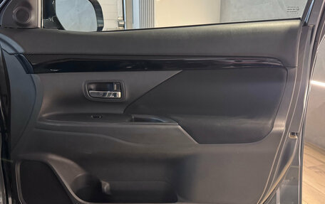 Mitsubishi Outlander III рестайлинг 3, 2018 год, 1 799 000 рублей, 26 фотография