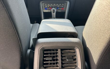 Volkswagen Tiguan II, 2021 год, 2 470 000 рублей, 11 фотография