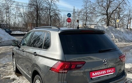 Volkswagen Tiguan II, 2021 год, 2 470 000 рублей, 4 фотография