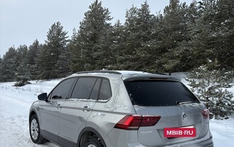 Volkswagen Tiguan II, 2020 год, 2 800 000 рублей, 2 фотография