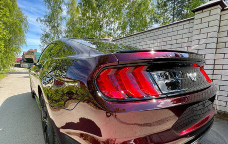 Ford Mustang VI рестайлинг, 2017 год, 2 590 000 рублей, 9 фотография