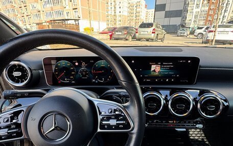 Mercedes-Benz A-Класс, 2018 год, 2 250 000 рублей, 8 фотография