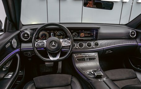 Mercedes-Benz E-Класс, 2018 год, 3 470 000 рублей, 6 фотография