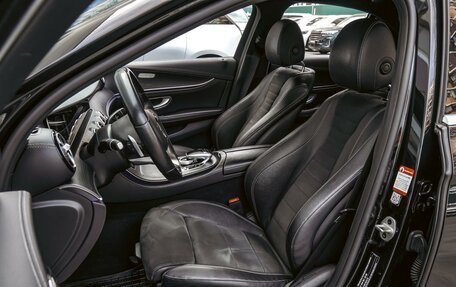 Mercedes-Benz E-Класс, 2018 год, 3 470 000 рублей, 10 фотография