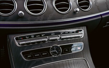 Mercedes-Benz E-Класс, 2018 год, 3 470 000 рублей, 13 фотография