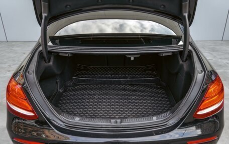 Mercedes-Benz E-Класс, 2018 год, 3 470 000 рублей, 24 фотография