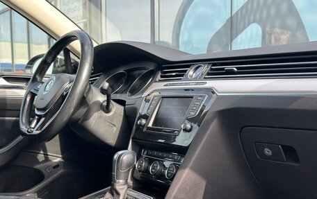 Volkswagen Passat B8 рестайлинг, 2017 год, 1 799 000 рублей, 10 фотография