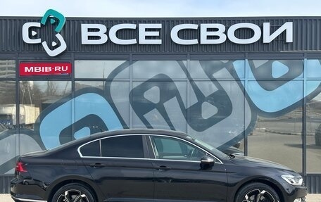 Volkswagen Passat B8 рестайлинг, 2017 год, 1 799 000 рублей, 8 фотография