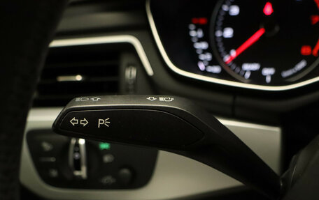 Audi A4, 2017 год, 1 990 000 рублей, 12 фотография