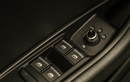 Audi A4, 2017 год, 1 990 000 рублей, 14 фотография