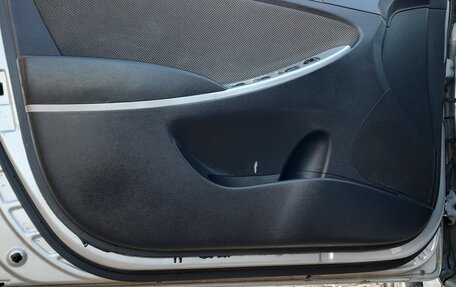 Hyundai Solaris II рестайлинг, 2011 год, 540 000 рублей, 19 фотография