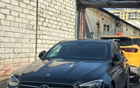 Mercedes-Benz E-Класс, 2021 год, 2 950 000 рублей, 2 фотография